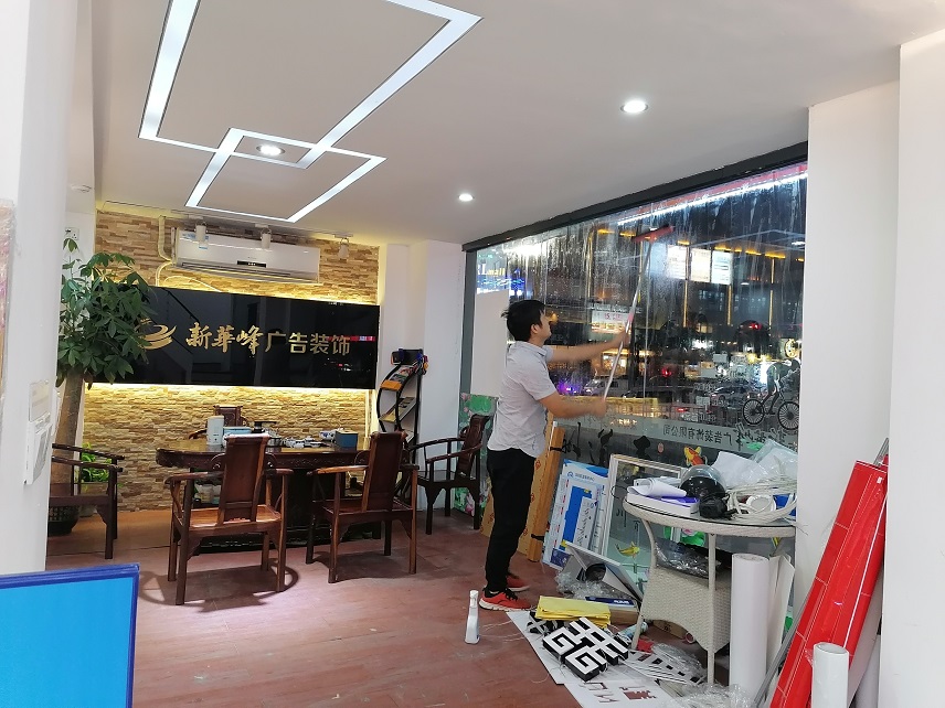 1-2104131P42C21.jpg